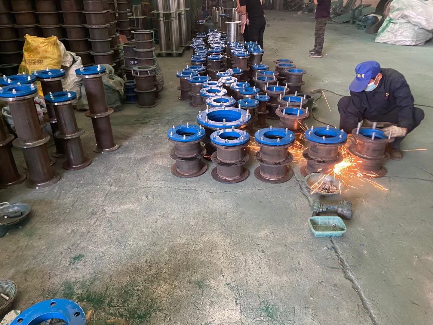 柔性防水套管制作現(xiàn)場(chǎng)圖片